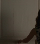 Emily_in_Paris_S02E06_WEBRip_x264-ION10_0036.jpg