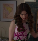 Emily_in_Paris_S02E06_WEBRip_x264-ION10_0106.jpg
