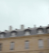 Emily_in_Paris_S02E06_WEBRip_x264-ION10_0118.jpg