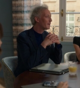 Emily_in_Paris_S02E06_WEBRip_x264-ION10_0170.jpg