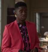 Emily_in_Paris_S02E06_WEBRip_x264-ION10_0222.jpg