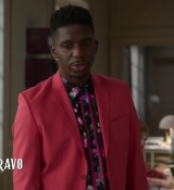 Emily_in_Paris_S02E06_WEBRip_x264-ION10_0239.jpg