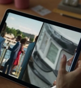 Emily_in_Paris_S02E06_WEBRip_x264-ION10_0254.jpg