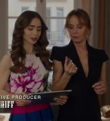 Emily_in_Paris_S02E06_WEBRip_x264-ION10_0283.jpg