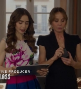 Emily_in_Paris_S02E06_WEBRip_x264-ION10_0285.jpg
