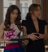 Emily_in_Paris_S02E06_WEBRip_x264-ION10_0286.jpg