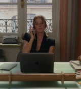 Emily_in_Paris_S02E06_WEBRip_x264-ION10_0343.jpg