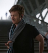 Emily_in_Paris_S02E06_WEBRip_x264-ION10_0369.jpg