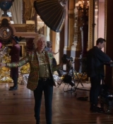 Emily_in_Paris_S02E06_WEBRip_x264-ION10_0438.jpg