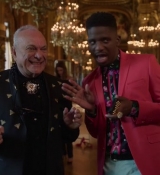 Emily_in_Paris_S02E06_WEBRip_x264-ION10_0441.jpg