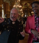 Emily_in_Paris_S02E06_WEBRip_x264-ION10_0459.jpg