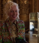 Emily_in_Paris_S02E06_WEBRip_x264-ION10_0472.jpg