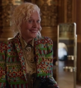 Emily_in_Paris_S02E06_WEBRip_x264-ION10_0479.jpg