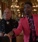Emily_in_Paris_S02E06_WEBRip_x264-ION10_0494.jpg