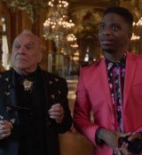 Emily_in_Paris_S02E06_WEBRip_x264-ION10_0498.jpg