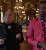 Emily_in_Paris_S02E06_WEBRip_x264-ION10_0499.jpg
