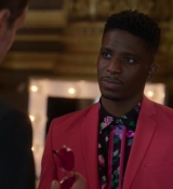 Emily_in_Paris_S02E06_WEBRip_x264-ION10_0511.jpg