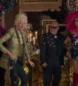 Emily_in_Paris_S02E06_WEBRip_x264-ION10_0548.jpg