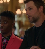 Emily_in_Paris_S02E06_WEBRip_x264-ION10_0585.jpg
