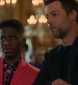 Emily_in_Paris_S02E06_WEBRip_x264-ION10_0589.jpg