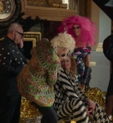 Emily_in_Paris_S02E06_WEBRip_x264-ION10_0595.jpg