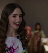 Emily_in_Paris_S02E06_WEBRip_x264-ION10_0632.jpg