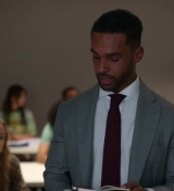 Emily_in_Paris_S02E06_WEBRip_x264-ION10_0682.jpg