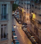 Emily_in_Paris_S02E06_WEBRip_x264-ION10_0820.jpg