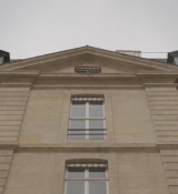Emily_in_Paris_S02E06_WEBRip_x264-ION10_0824.jpg