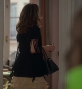 Emily_in_Paris_S02E06_WEBRip_x264-ION10_0838.jpg
