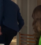 Emily_in_Paris_S02E06_WEBRip_x264-ION10_0902.jpg