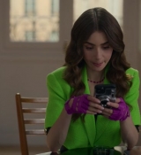 Emily_in_Paris_S02E06_WEBRip_x264-ION10_0912.jpg
