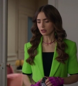 Emily_in_Paris_S02E06_WEBRip_x264-ION10_0949.jpg