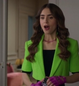 Emily_in_Paris_S02E06_WEBRip_x264-ION10_0960.jpg