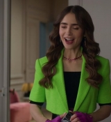 Emily_in_Paris_S02E06_WEBRip_x264-ION10_0963.jpg