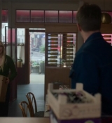 Emily_in_Paris_S02E06_WEBRip_x264-ION10_1000.jpg