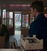 Emily_in_Paris_S02E06_WEBRip_x264-ION10_1002.jpg