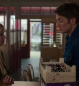 Emily_in_Paris_S02E06_WEBRip_x264-ION10_1056.jpg