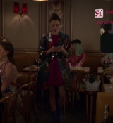 Emily_in_Paris_S02E06_WEBRip_x264-ION10_1095.jpg