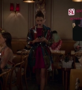 Emily_in_Paris_S02E06_WEBRip_x264-ION10_1096.jpg