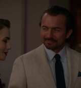 Emily_in_Paris_S02E06_WEBRip_x264-ION10_1115.jpg