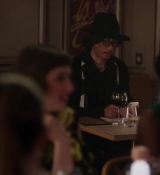 Emily_in_Paris_S02E06_WEBRip_x264-ION10_1142.jpg