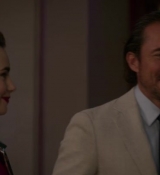Emily_in_Paris_S02E06_WEBRip_x264-ION10_1181.jpg