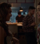 Emily_in_Paris_S02E06_WEBRip_x264-ION10_1285.jpg
