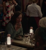 Emily_in_Paris_S02E06_WEBRip_x264-ION10_1339.jpg