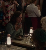 Emily_in_Paris_S02E06_WEBRip_x264-ION10_1341.jpg