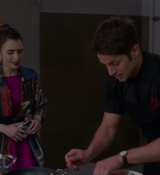 Emily_in_Paris_S02E06_WEBRip_x264-ION10_1350.jpg
