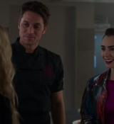 Emily_in_Paris_S02E06_WEBRip_x264-ION10_1362.jpg