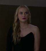 Emily_in_Paris_S02E06_WEBRip_x264-ION10_1388.jpg
