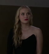 Emily_in_Paris_S02E06_WEBRip_x264-ION10_1389.jpg